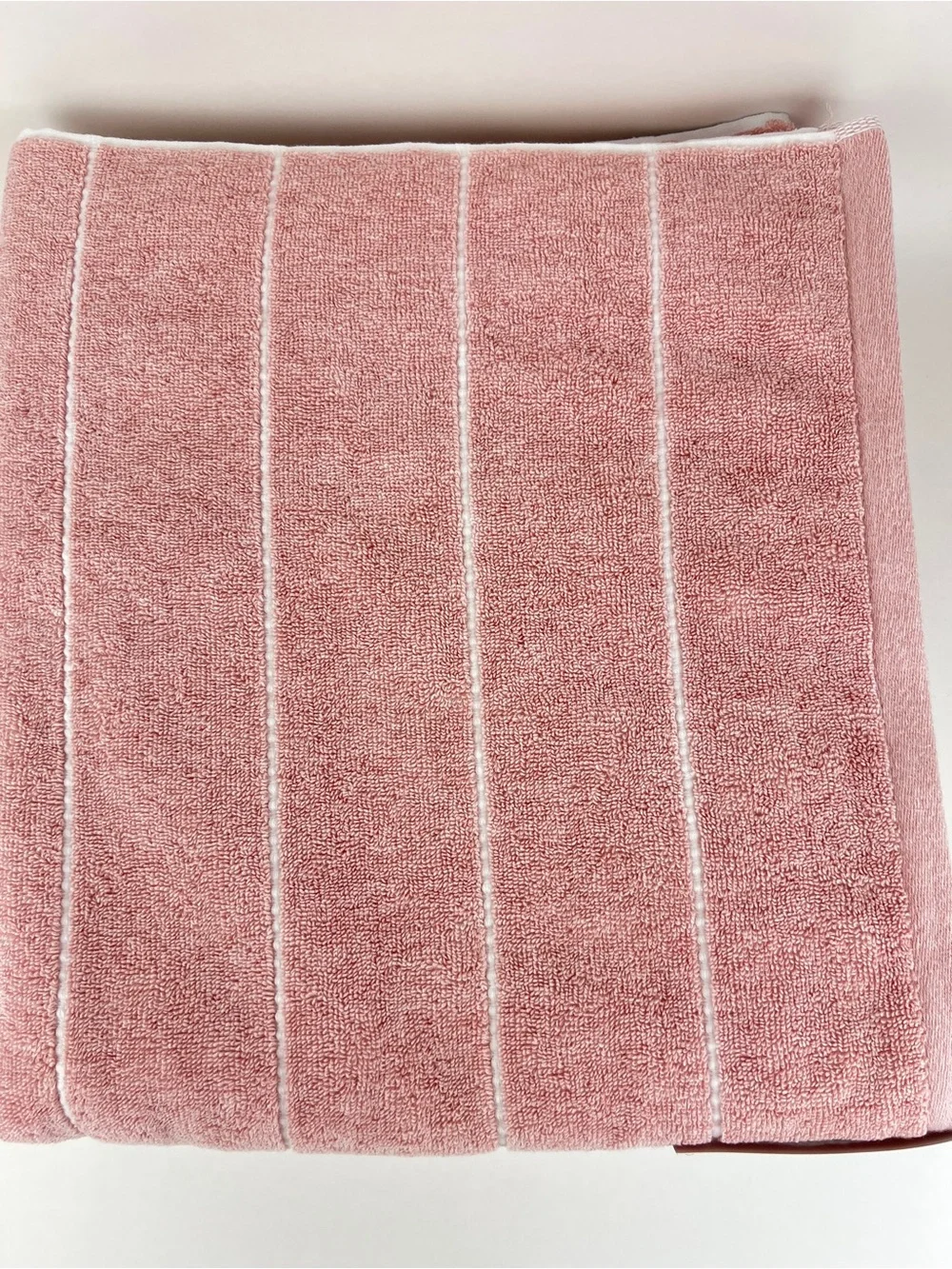 DKNY Bath Towels Eco Melange Light Pink White Soft 100% Cotton 2 Pc Set NEW